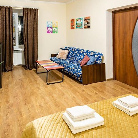 Rainbow Apartment Near Rynok Sq Lviv Ngoại thất bức ảnh