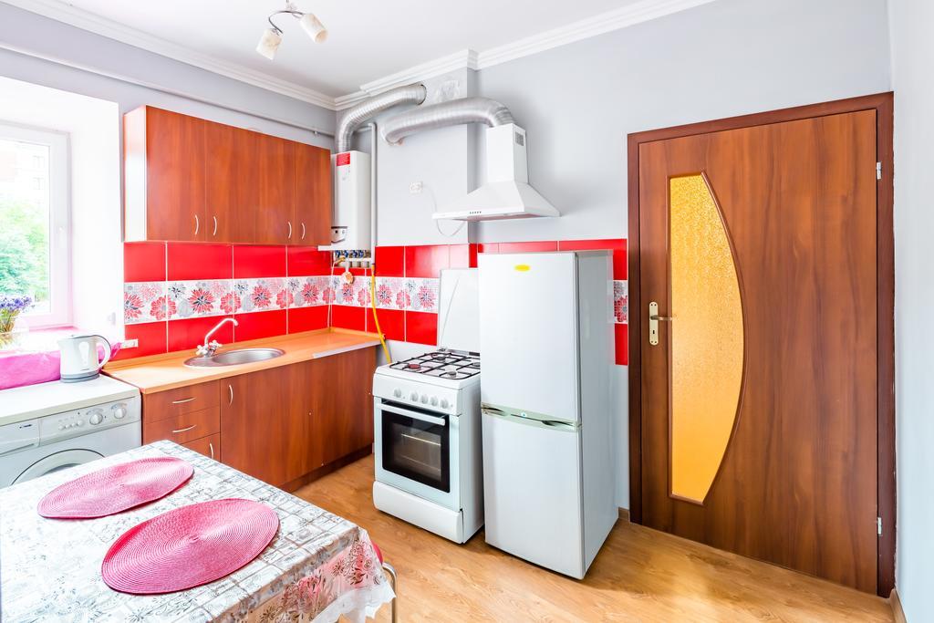 Rainbow Apartment Near Rynok Sq Lviv Ngoại thất bức ảnh