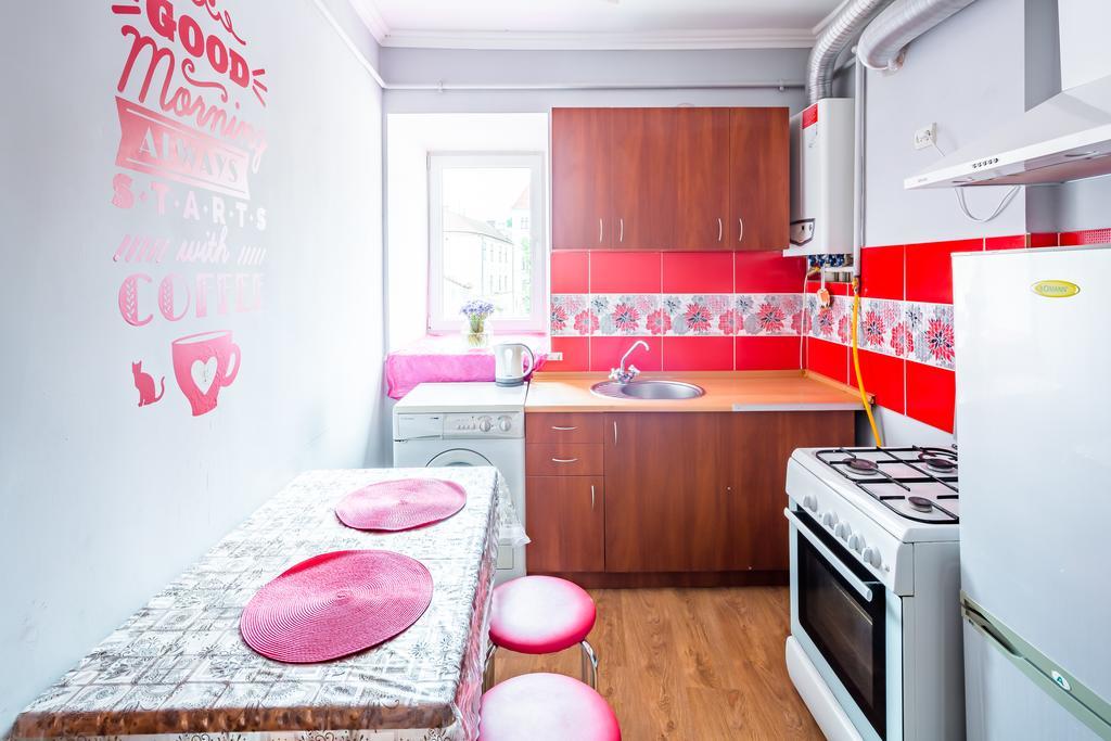 Rainbow Apartment Near Rynok Sq Lviv Ngoại thất bức ảnh